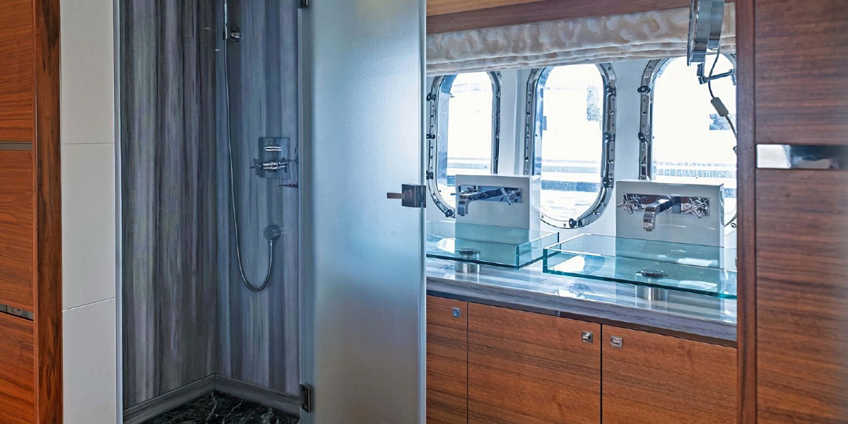 Продается моторная яхта Van Der Heijden Superior